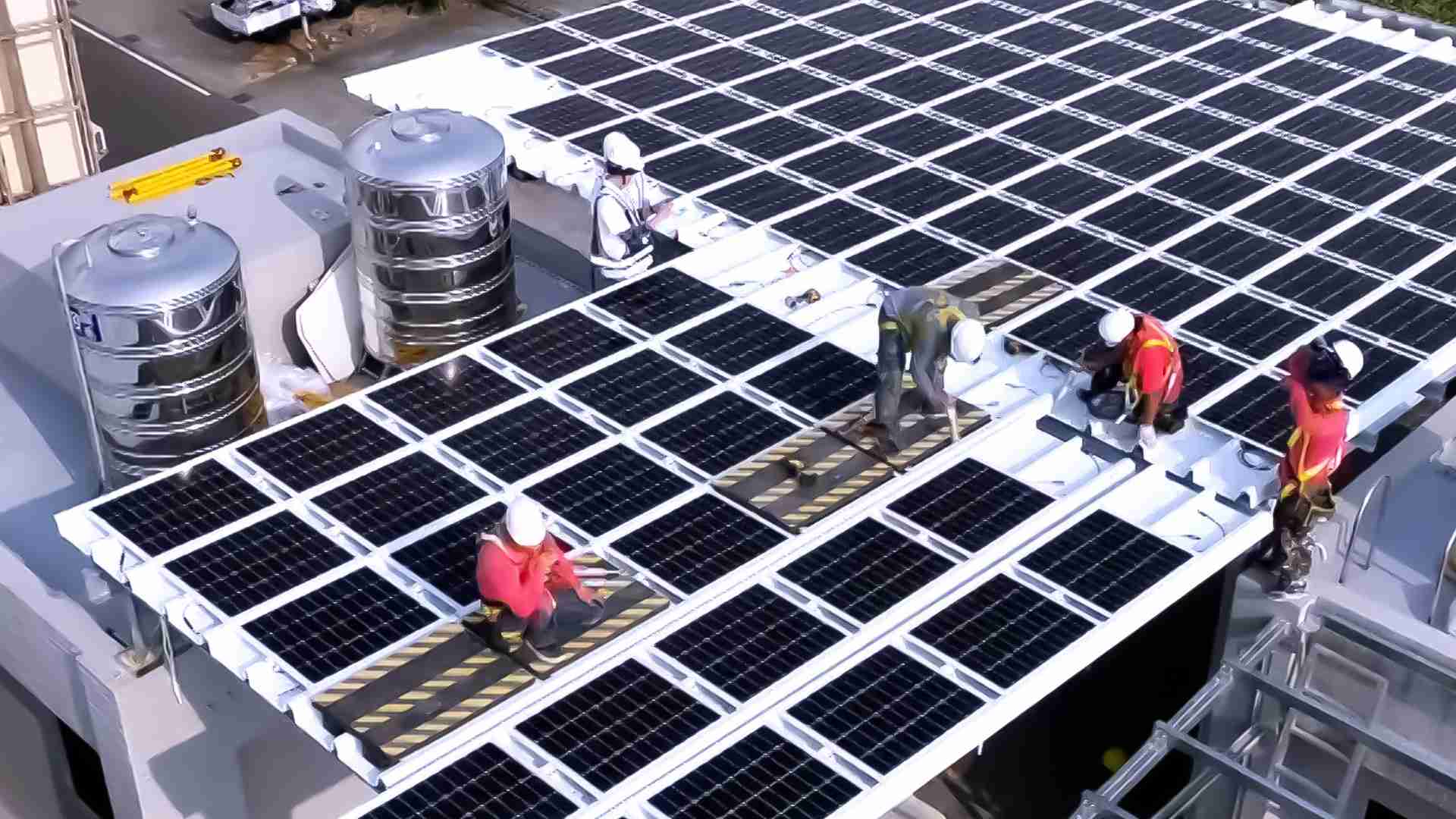 欧陆注册着力于替代能源之技术研发，，，，如光电浪板的相关制程、、、、设备与产品，，，，其中所开发之光电整合型浪板，，减少传统金属支架安装，，，，更提升耐候度，，可广泛运用于多元场域，，，并辅助建筑达到净零碳排目标