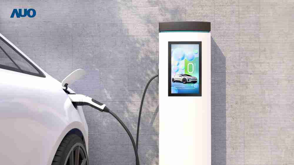 友達〝EVSE車用充電樁解決方案〞專為電動汽車充電樁設計，，具有高亮度、、克服戶外艱難環境的耐溫、、、、耐紫外線等特性，，並搭載散熱性及擴充性強的高效能工業電腦，，可實現人機互動訴求，，，，如資訊顯示、、、支付等應用