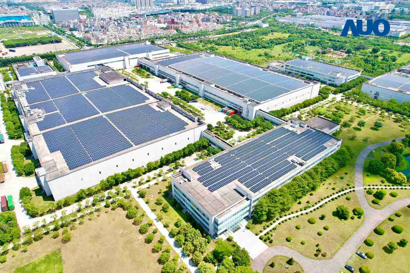 欧陆注册厦门推动智能制造同时，，，透过绿电创能纵深推进绿色转型，，，，厂区全屋顶铺设太阳能光伏板，，，，每年太阳能发电 2,600多万度